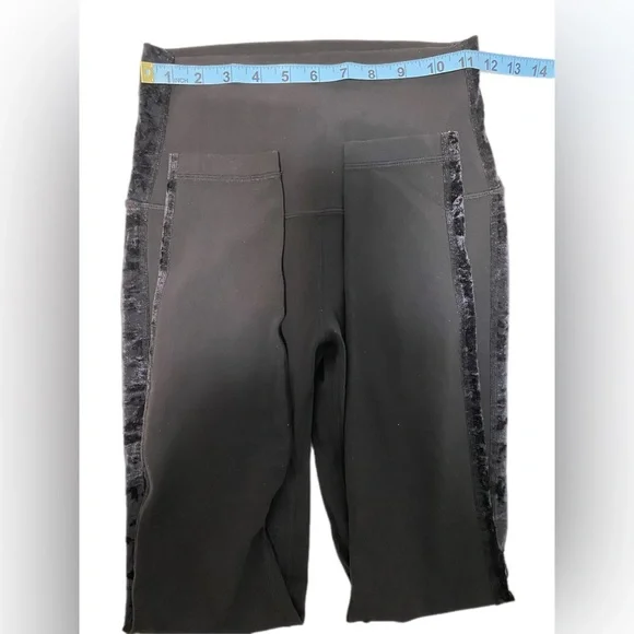Lululemon Align Super High
Rise Leggings Crushed Velvet black 6 - Picture 11 of 15